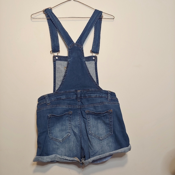 Cute denim short overalls - Picture 2 of 2